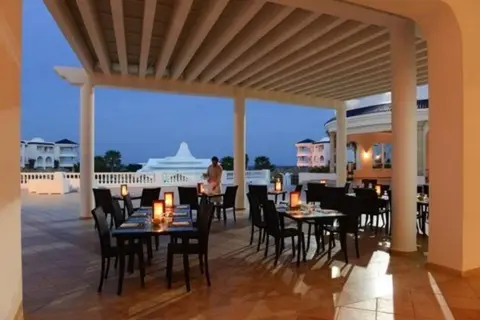 Golden Tulip Taj Sultan in Hotel Royal Tulip Taj Sultan — foto 5
