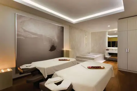 Wyndham Grand Istanbul Kalamis Marina Hotel in İstanbul — foto 13
