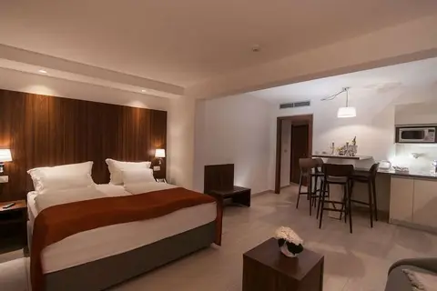 Aparthotel Miramare in Makarska — foto 3