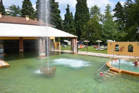 Villa dei Cedri S.P.A. in Colà di Lazise, foto 8