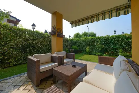 Residence Le Terrazze Sul Lago in Padenghe sul Garda — foto 19