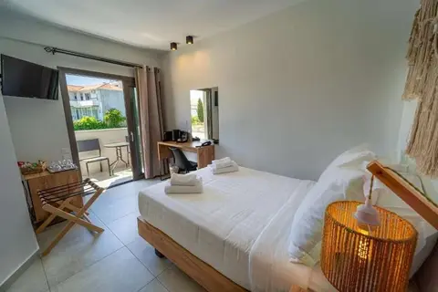 Niso Skiathos in Σκιάθος — foto 19