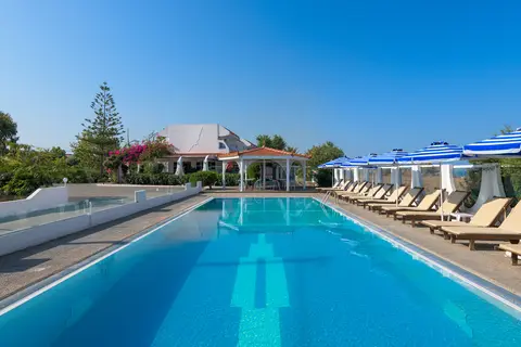 Nirvana Beach Hotel in Θεολόγος — foto 18