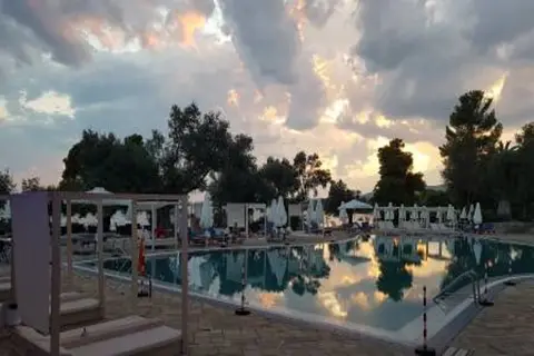Radisson Paradise Beach Resort in Αμάρυνθος — foto 8