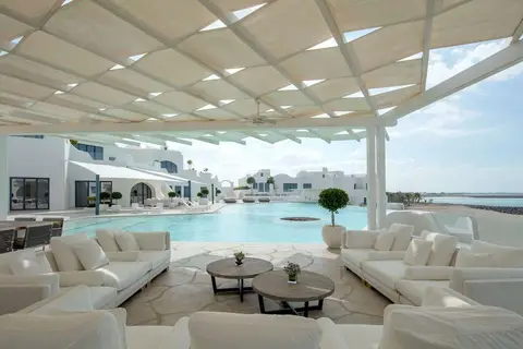Anantara Retreat Santorini Abu Dhabi in Abu Dhabi — foto 17