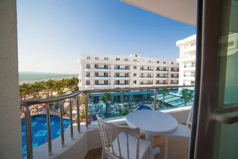 Hotel Grand Blue Fafa in Golem — foto 13