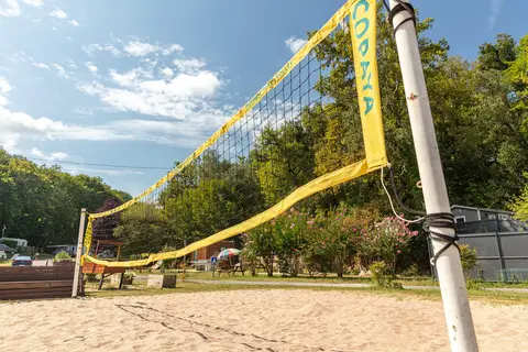 Camping Le Val D Ussel in Proissans — foto 9