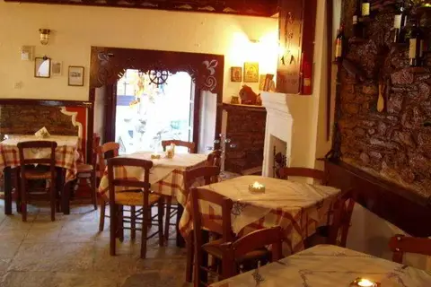 Mouria in Καλύβια — foto 5