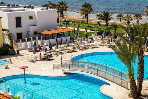 Kefalos Beach Tourist Village in Paphos — foto 21