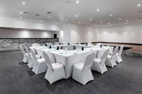 BM Beach Hotel in Ras Al Khaimah — foto 13