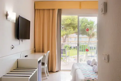 Club Hotel Aguamarina in es Mercadal — foto 30