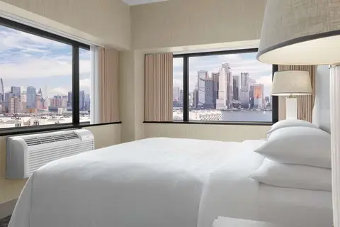 Hotel Sheraton Lincoln Harbor in Weehawken