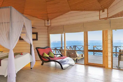 Komandoo Island Resort & Spa in ނައިފަރު — foto 12