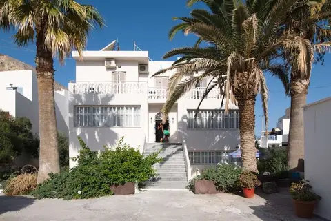 Kamari Blu Boutique in Kamari