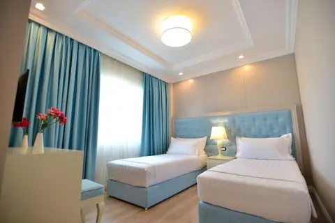 Flower Hotel in Golem, foto 16