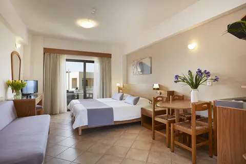 Blue Dome Sea View Hotel in Platanias (Chania) — foto 11