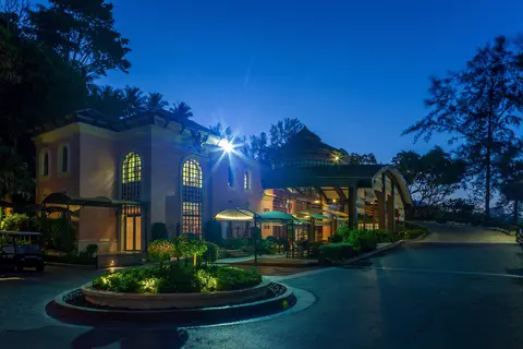 Centara Grand Beach Resort Phuket in ตำบลกะรน — foto 27