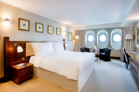 Queen Elizabeth 2 in Dubai — foto 3