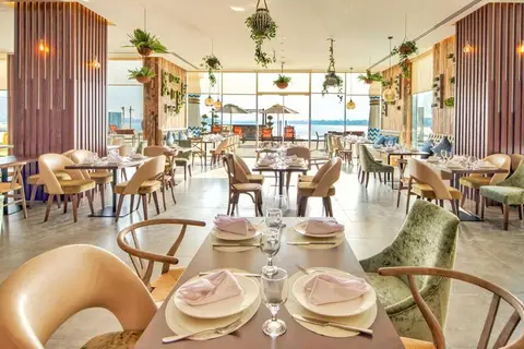 Royal Central Palm Jumeirah in Dubai — foto 8