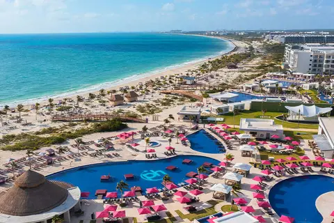 Planet Hollywood Beach Resort Cancun in Planet Hollywood Cancun