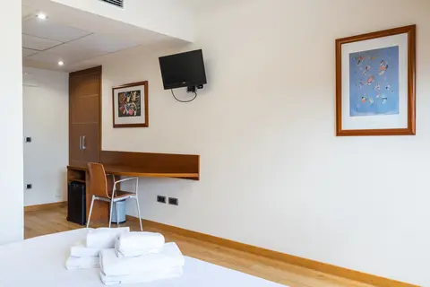 Duerming Longoria Plaza Hotel in Oviedo — foto 4