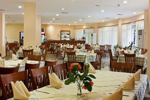 Hotel Ljuljak in Люляк — foto 13