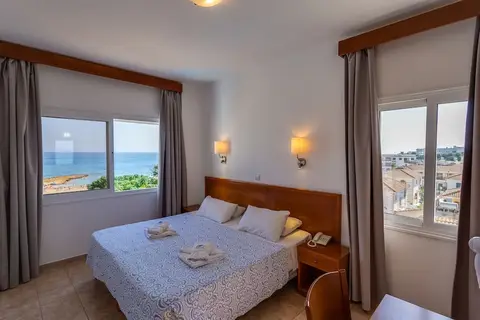 Tetyk Hotel Apartments in Παραλίμνι — foto 29