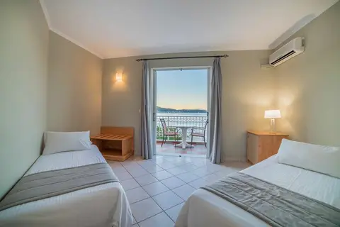 Xenos Kamara Beach in Zakynthos Municipal Unit, foto 6