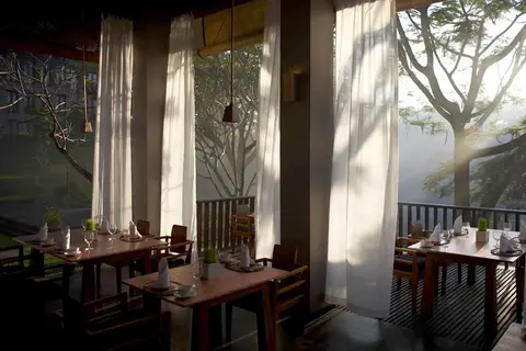 Maya Ubud Resort & Spa in Ubud, Kecamatan Gianyar, Kabupaten Gianyar, Bali, Indonesia — foto 17