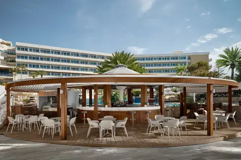Mediterranean Beach Hotel in Agios Tychonos — foto 26