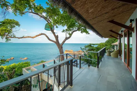 Hotel Coral Cliff Beach Resort in บ้านละไม — foto 2
