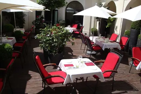 Grand Hotel Champs Elysees in Parijs, foto 13