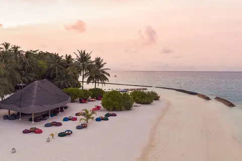 Kuramathi Maldives in ރަސްދޫ — foto 3