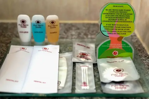 Hotel Puri Saron Seminyak in Kuta — foto 25