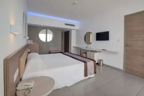 Vassos Nissi Plage Hotel in Αγία Νάπα — foto 3