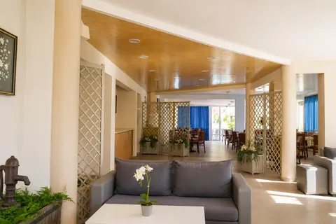 Sun & Sea studios & appartementen in Φαληράκι — foto 11