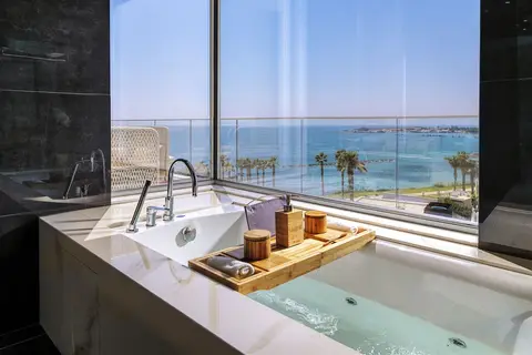Amavi MadeForTwo Hotels in Paphos — foto 24