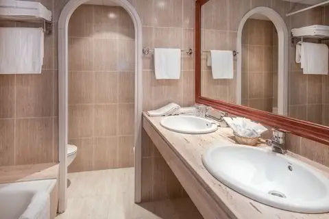 Hotel GHT Neptuno in Tossa de Mar — foto 28