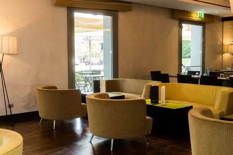 Hotel Cruise in Montano Lucino — foto 7