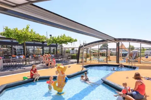 Camping en Villapark De Paardekreek foto 4