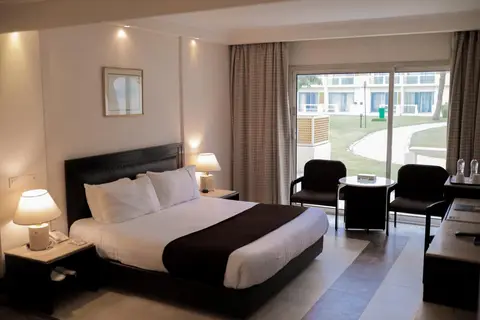 JAZ Pyramids Resort in كفرة نصار — foto 22