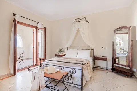 Epavlis in Δημοτική Ενότητα Θήρας — foto 26