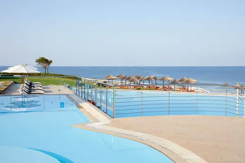 Istion Club & Spa in Πόρτες — foto 2