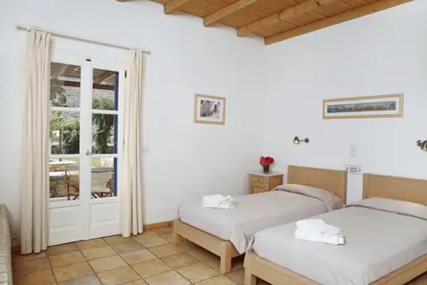 Far Out Village Hotel in Μυλοπότας — foto 16