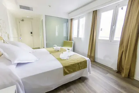 Hotel Triton Beach in Cala Ratjada — foto 12