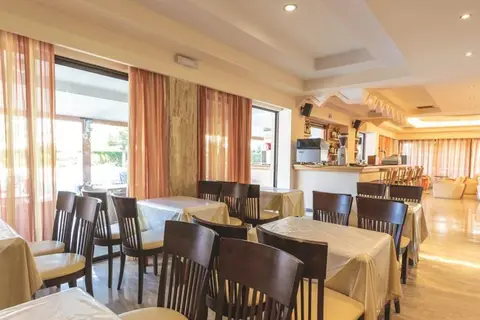 Cleopatra Classic Hotel in Καρδάμαινα — foto 15