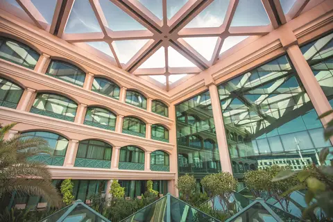 Mövenpick Dubai Grand Al Bustan in Dubai — foto 11