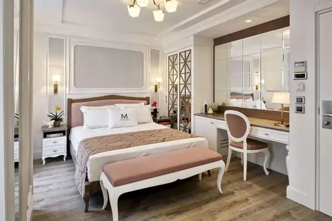 Mirrors Hotel in Beyoğlu — foto 2