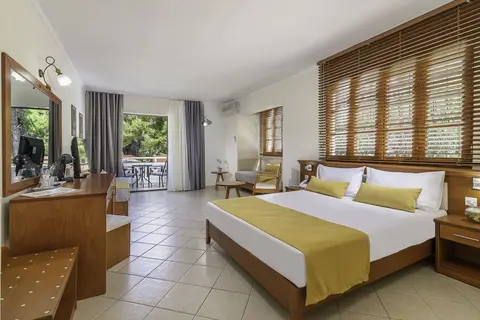 Porfi Beach Hotel in Νικήτη — foto 29