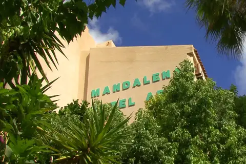 Mandalena Hotel Apartments in Παραλίμνι